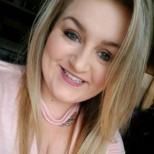 Meet your Posher, Whitney